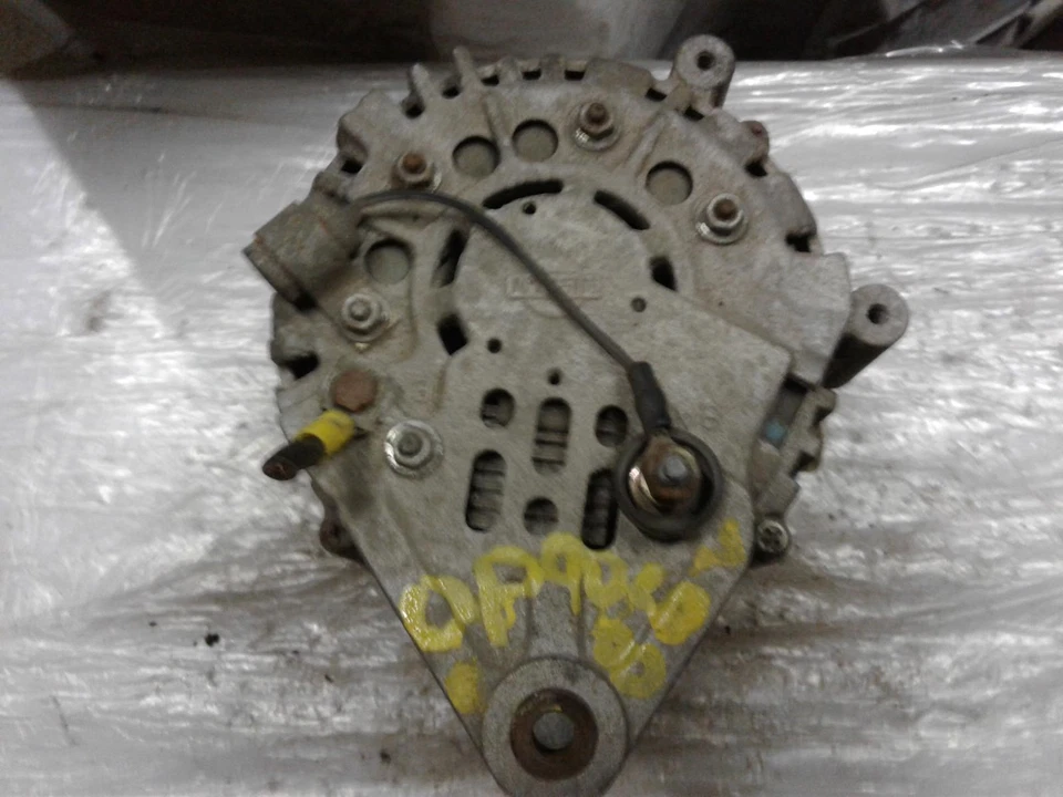 Alternador usado compatible con: Nissan Máxima SOHC Grado A 1991 Foto 2 de 4