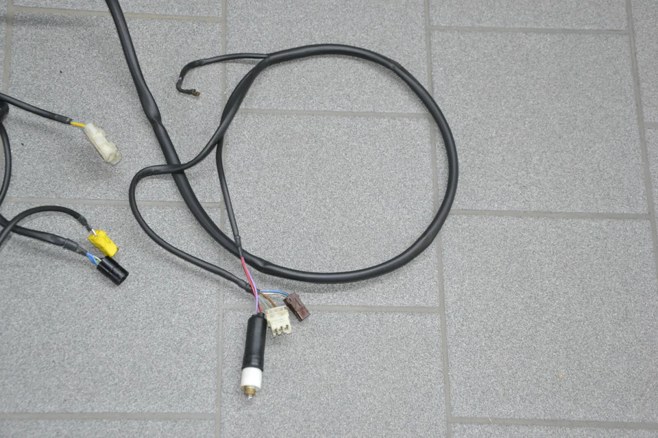 Жгут кабелей для правой двери Ferrari 512 TR/512 M 147199 - Изображение 2 из 3