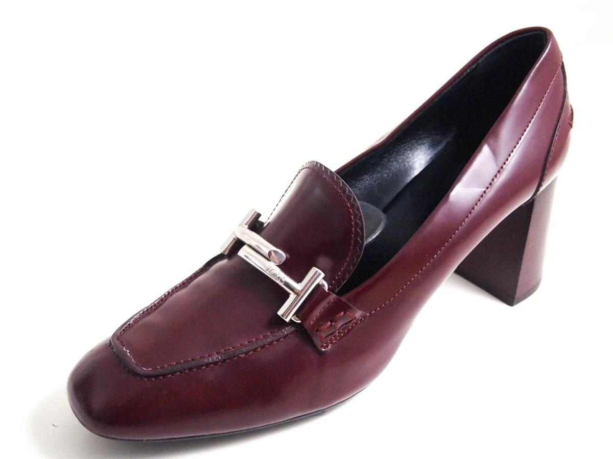 Burgundy top leather pumps