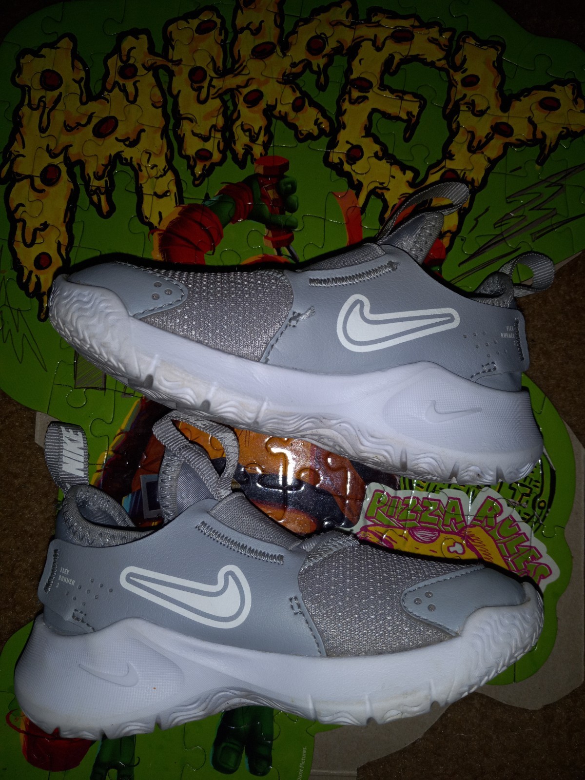 Nike flex, Boys Gray 3 Piece Outfit Set Sweatshirt Sweatpants Shoes Size 4T 9C