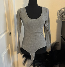 Women's Gray Solid Scoop Neck Long Sleeve Stretch Bodysuit Size M Regular