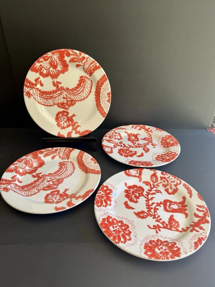 Juego De 4 Platos De Cena Estilo Anthropologie Rojo Floral 10.75" Hecho en Portugal Foto 2 de 4