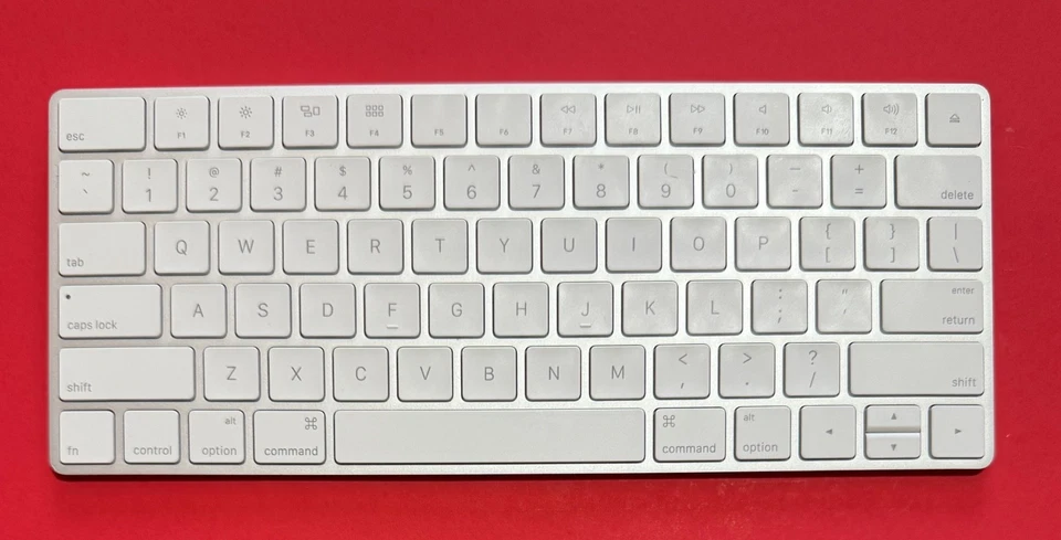 Teclado mágico Apple A1644 MLA22LL blanco totalmente probado ¡¡¡funciona muy bien!!!! Foto 2 de 4