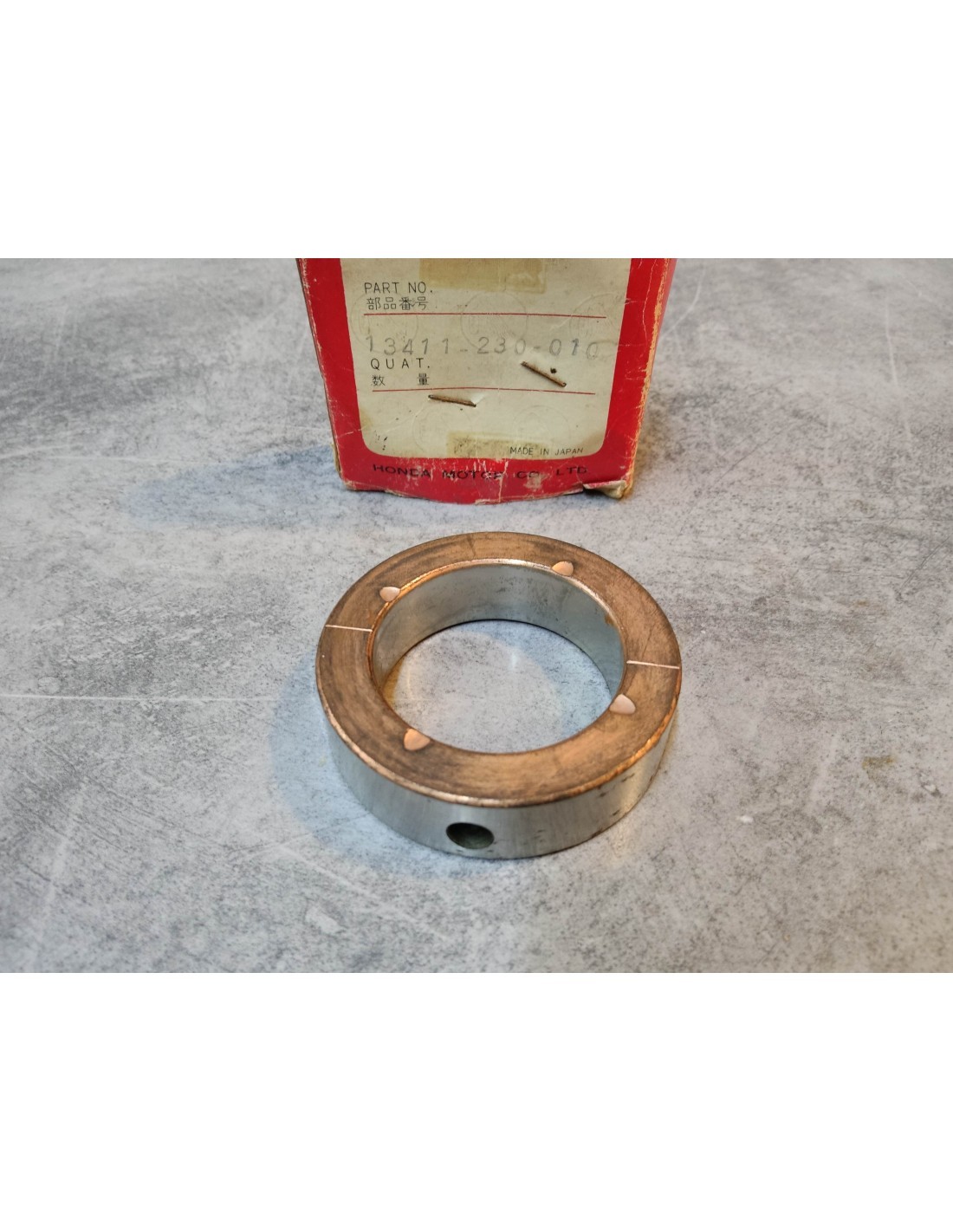Cage à roulement droit HONDA CB125SS et CB125K2 origine OEM 13411-230-010 en acier