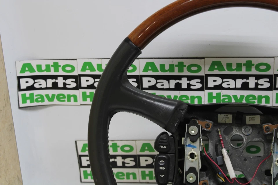 2002 Cadillac Escalade Steering Wheel  OEM  GREY LEATHER Woodgrain Trim - Image 3 of 4
