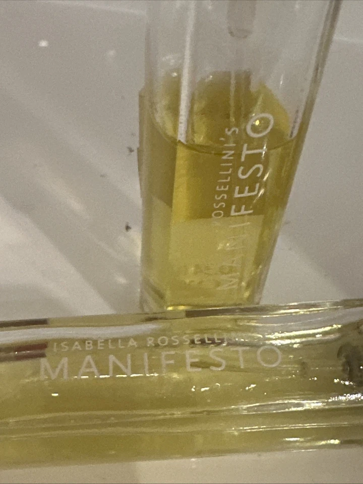 Manifesto por Isabella Rossellini .25 OZ / 7 ML Spray Bajo Relleno. (2 piezas) Foto 2 de 3