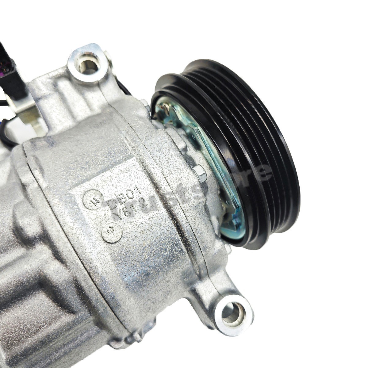 Bentley Bentayga Speed 2017-2023 Compressor with bracket P/N 4M0816803N