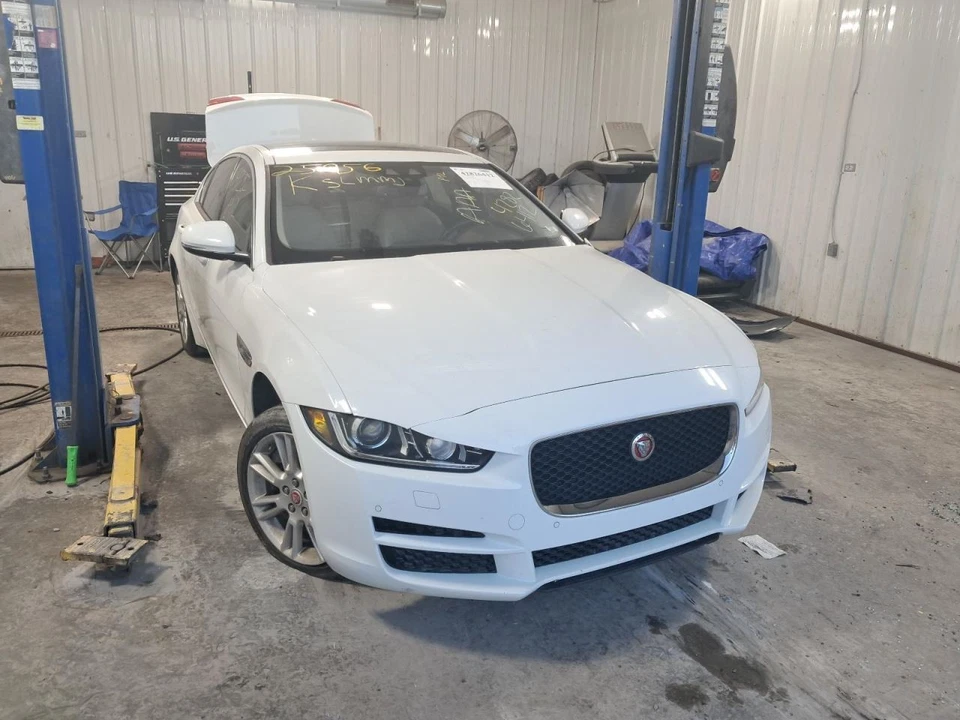 2017 Jaguar XE Hood Panel Used Local Pick Up Only 1B1 4DR SED WHT Foto 2 de 4