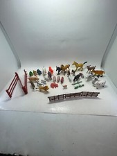 Vintage Plastic Farm Animals, dino - lot of 32 Assorted Sizes with fencing
