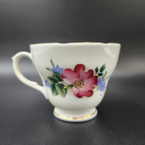 Juego de tazas de té y platillos Duchess 392 English Bone China rosa azul floral dorado - Imagen 9 de 11