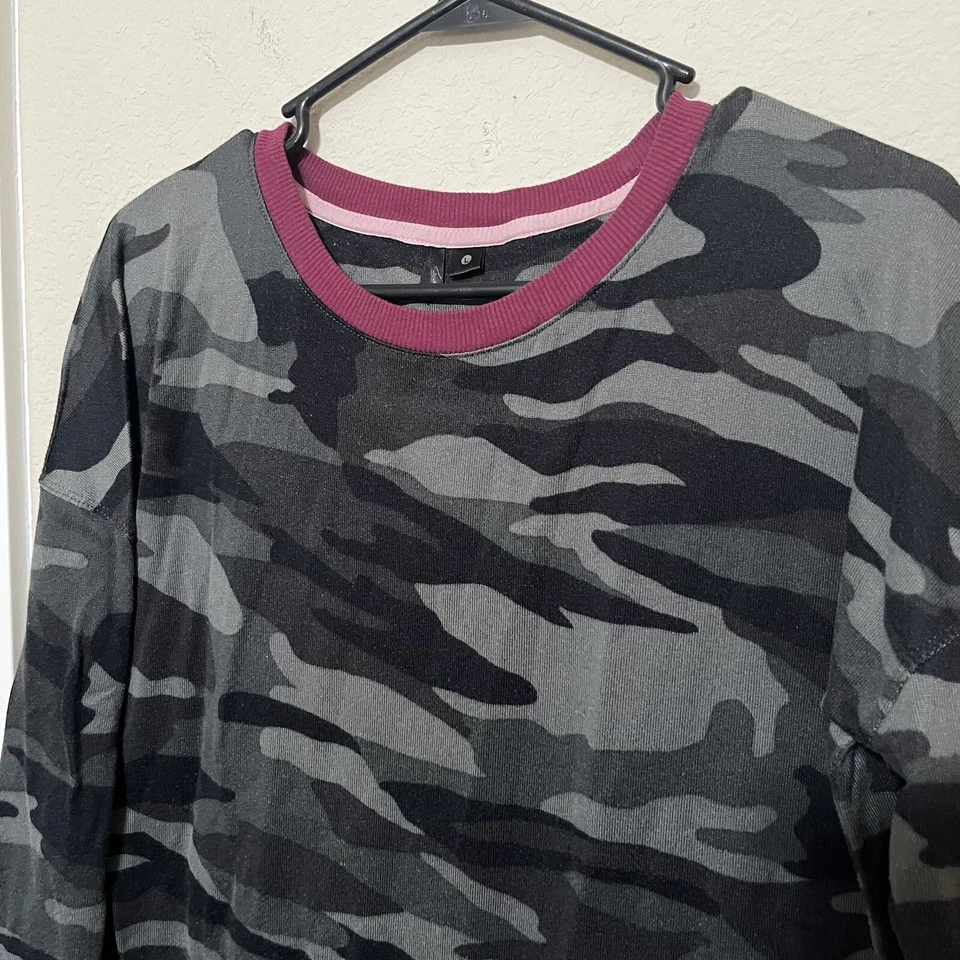 Kensie 女式黑色灰色迷彩运动衫 L 码柔软抓绒 — 第 2/4 张图片