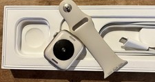 Apple Watch SE 2nd Gen 40mm Aluminum Case Sil...