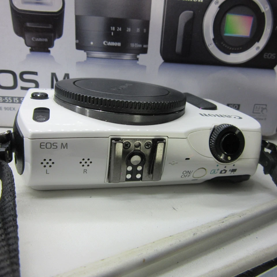 Canon EOS M, photo 3 of 3