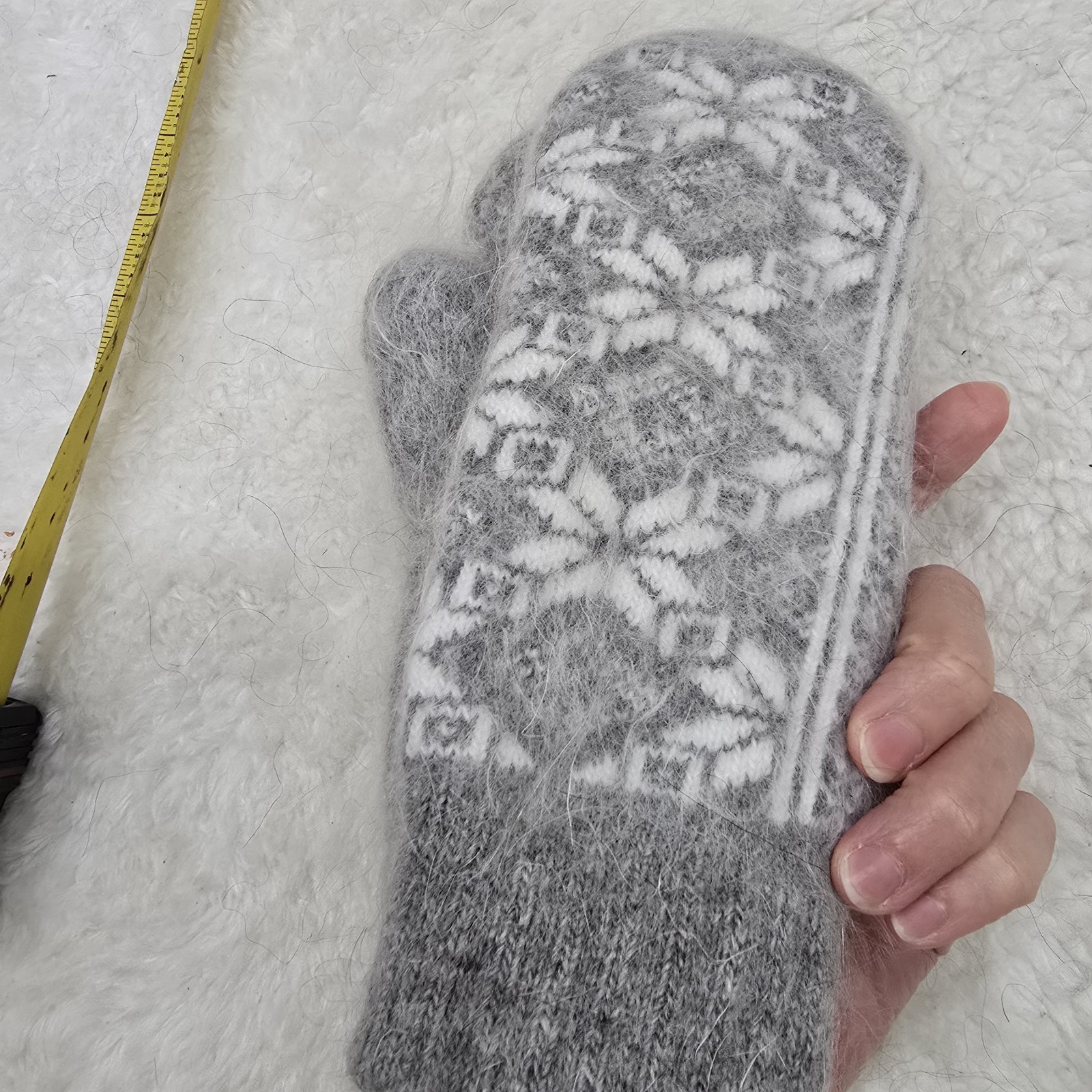Handmade Goat Down Mittens Grey White Nordic Pattern Warm Winter Gloves One Size image 8