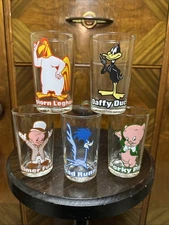 1976 Looney Tunes Glass Set 5 Warner Bros Vintage Cartoon Character Tumblers