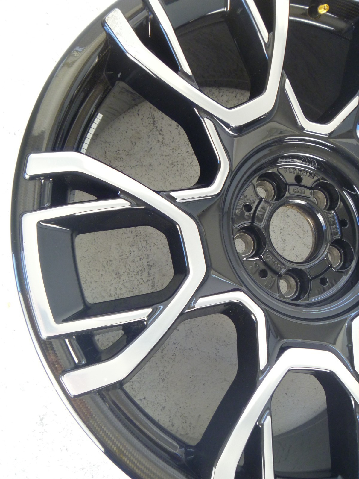 OEM 2020 2021 2022 2023 2024 Rolls Royce Ghost REAR wheel 21" carbon fiber rim