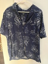 GAP Men s XL Blue/White Floral Collared Short...