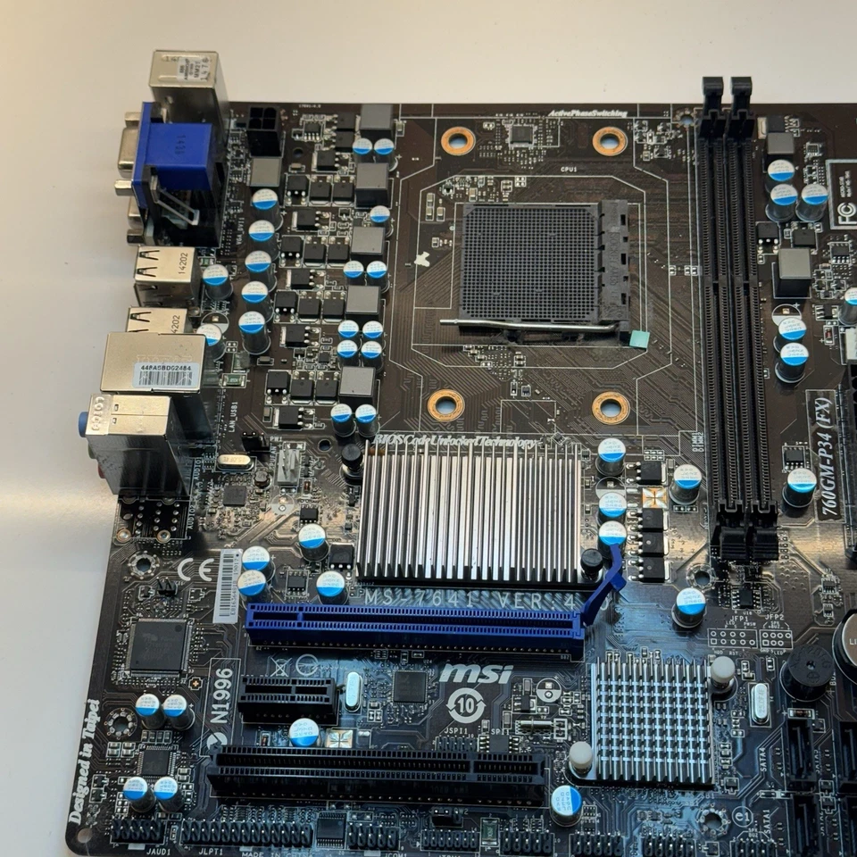 Placa madre de escritorio MSI 760GMA-P34 (FX) AMD Socket AM3+ DDR3 Micro ATX MS-7641 4 Foto 2 de 4