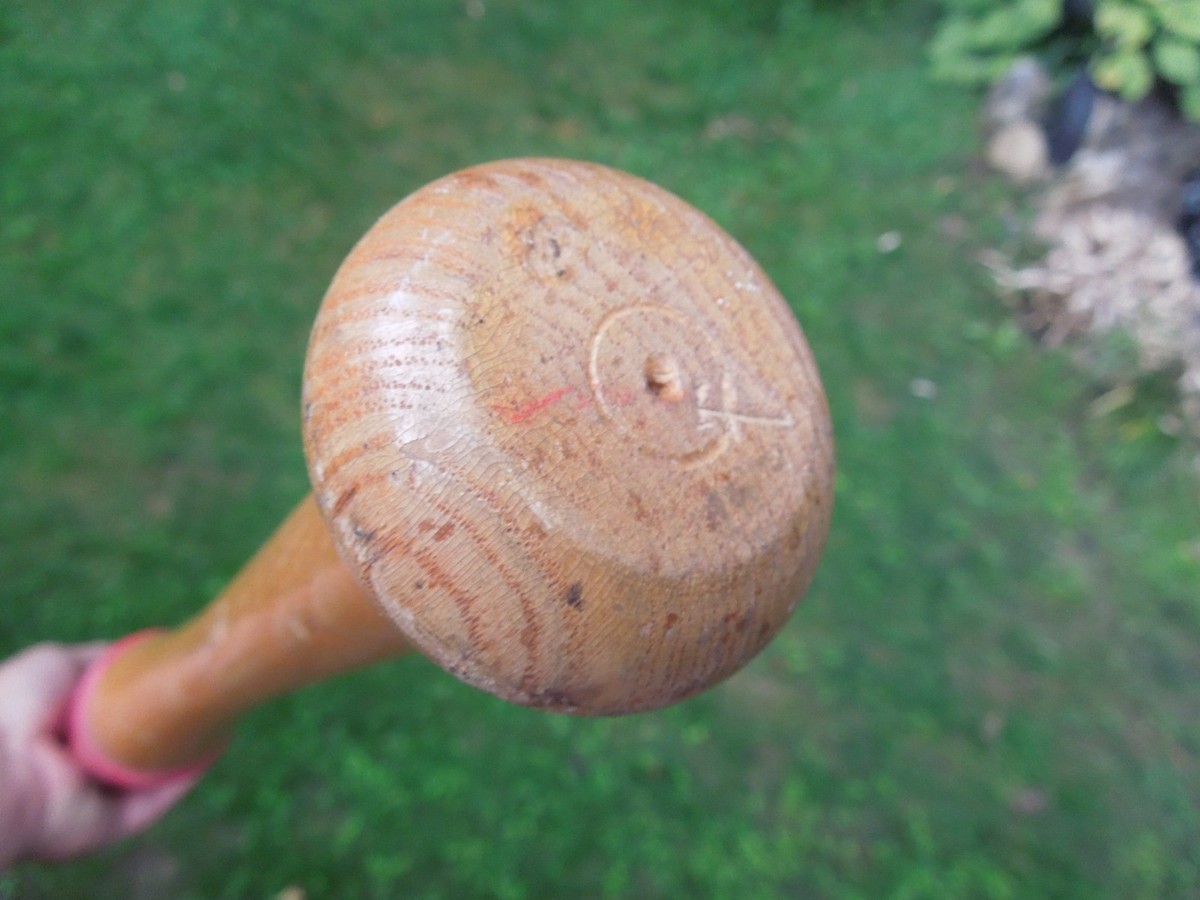 Bratt's Bat On Deck Circle 29/ 40oz Weighted Practice Bat