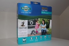 PetSafe Big Cat Small Dog Door 1-25 lb 4-Way Locking White Interior Exterior New