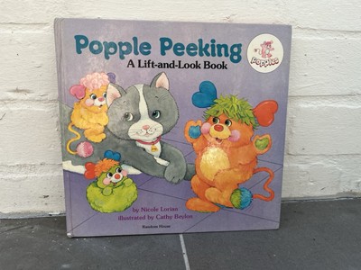 Vintage POPPLE PEEKING (A LIFT-AND-LOOK BOOK) By Popples - Hardcover Book 1986