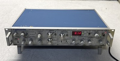 AXON INSTRUMENTS AXOPATCH 200B INTEGRATING PATCH CLAMP AMPLIFIER W/ POWER CORD