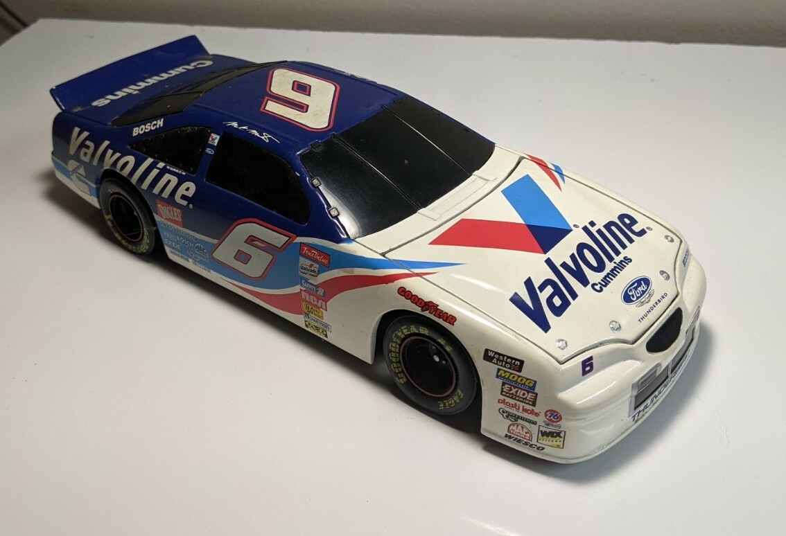 Vintage Action MARK MARTIN #6 Valvoline 1997 Ford