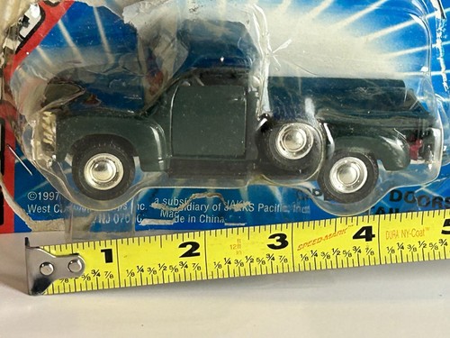Road Champs 1/43 Scale 1953 Chevrolet Pickup Truck - Picture 9 of 9