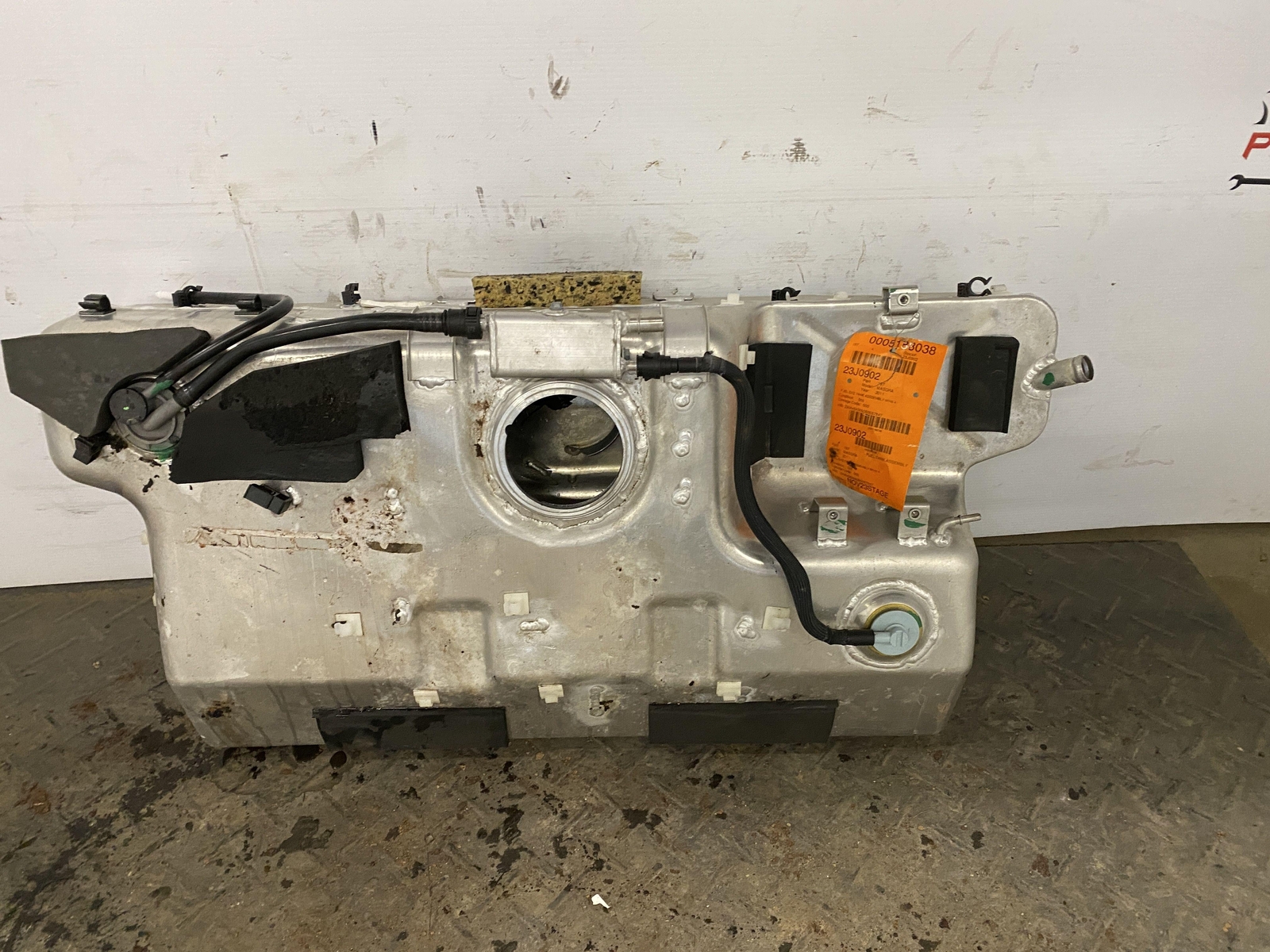 12-19 MASERATI GRANTURISMO M145 4.7 RWD FUEL GAS TANK 18773 MILES
