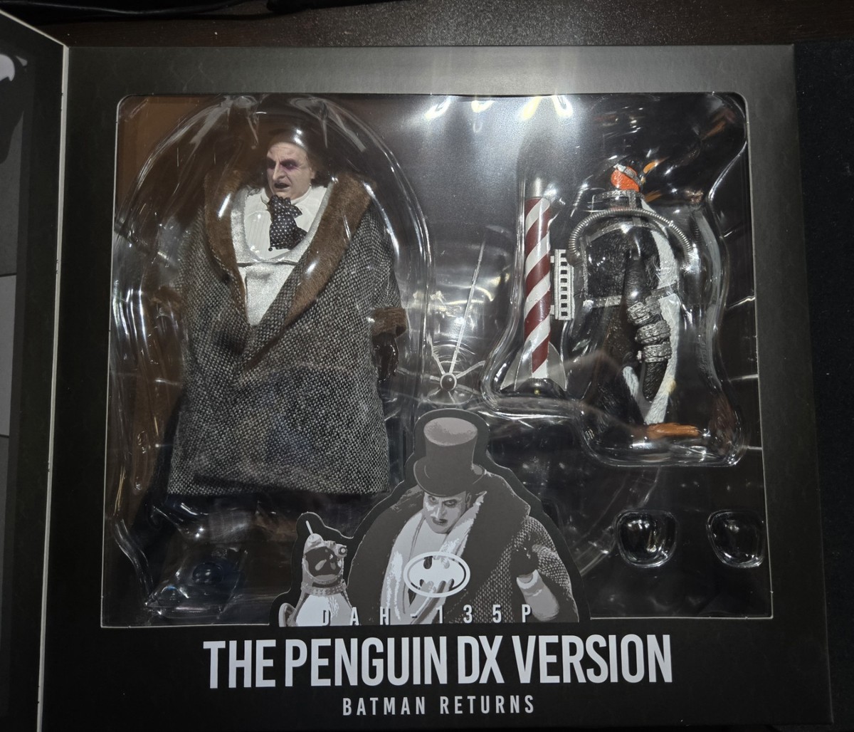 Batman Returns The Penguin DAH-135P Dynamic 8-Ction Heroes Deluxe