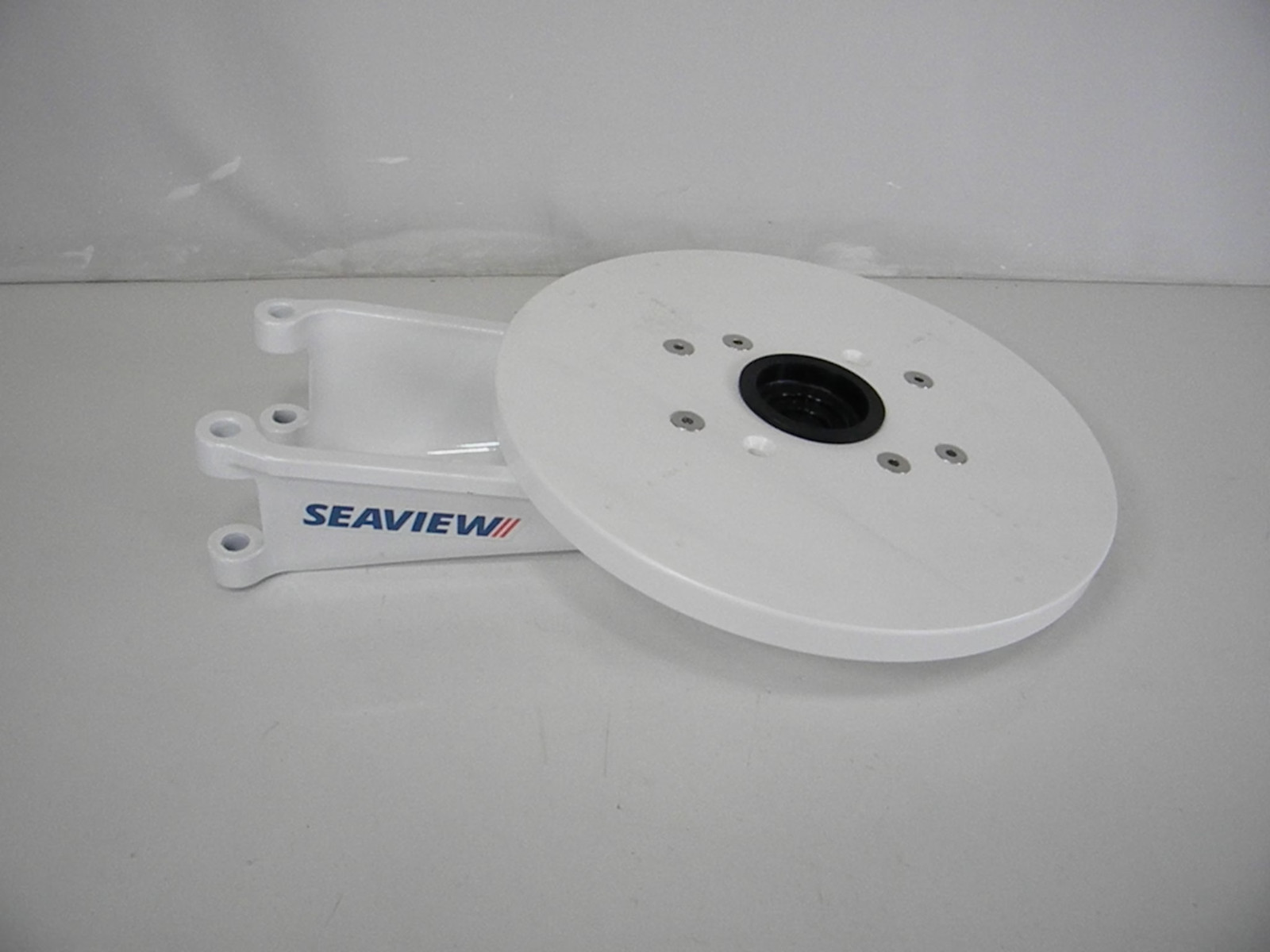 SeaView SM18R Mast Mount w/ ADA-S1 Universal Satcom Top Plate -No Brackets- DEMO