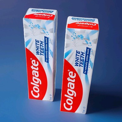 Colgate 2 x 75ml Weiße Zähne Zahnpasta für natürlich weißere Zähne