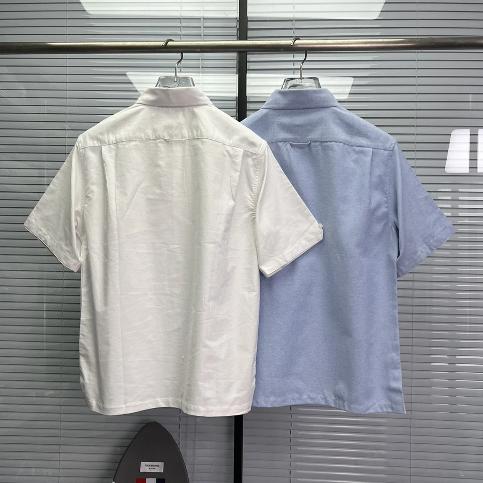 Nueva Camisa de Manga Corta Thom Browne Para Hombre Spinning Informal Versátil Bolsillo Foto 2 de 4