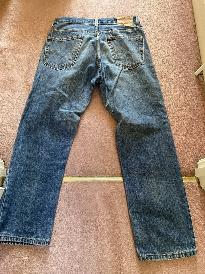 Levi’s 505 Men’s Regular Fit Straight Leg Jeans 34W 32L Medium Wash 5-Pocket, photo 3 of 4