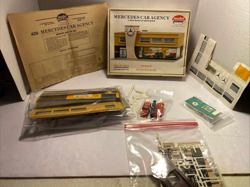 Model Power #429 HO Gauge Mercedes Car Agency (model started read description) - Image 2 of 4