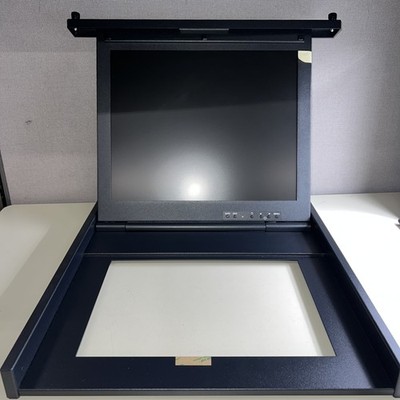 IBM 7316-TF3 1U RackMount Console KIT 17'' Screen P/N: 03N7012 39Y8977
