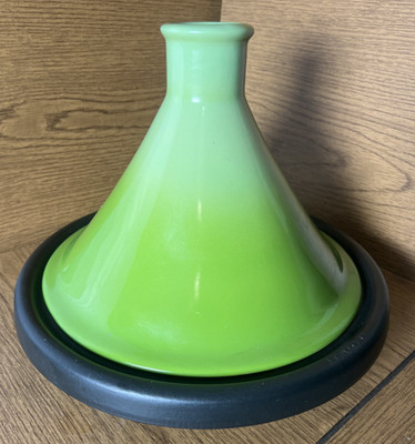 New Le Creuset Tagine 1.5 QT Kiwi Green cast iron, glazed stoneware retired