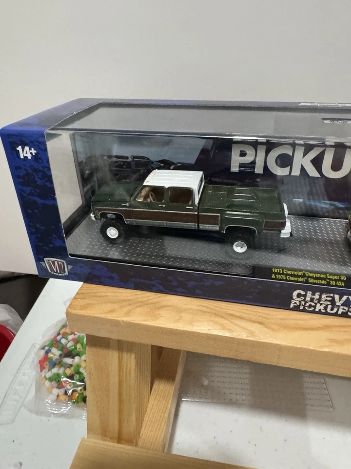 M2 Machines Auto-Haulers Release 90 (36000-90)Chevy pick Up trucks - Image 2 of 4