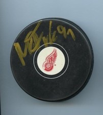 MARTIN FRK SIGNED DETROIT RED WINGS HOCKEY PUCK w/ COA