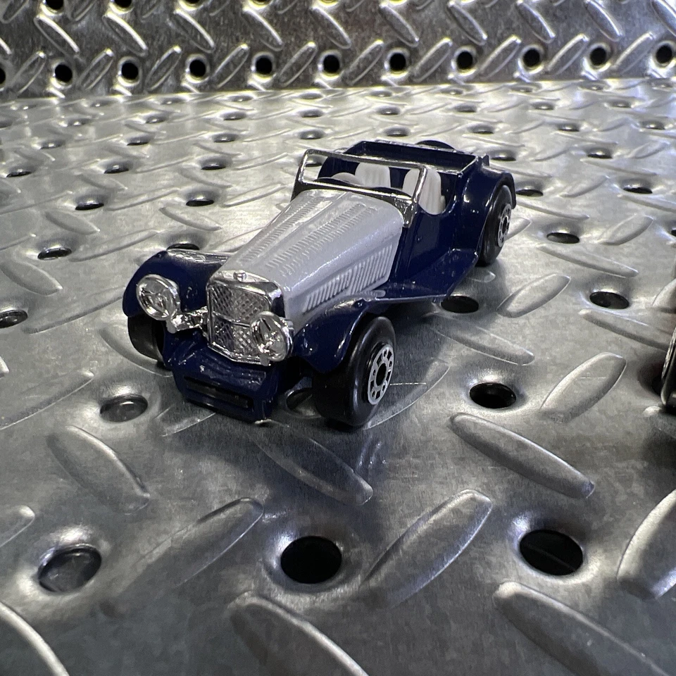 Coche convertible Jaguar Matchbox Red SS 100 1982 #47 Inglaterra 1/50 (como nuevo) + 2 autos Foto 2 de 4