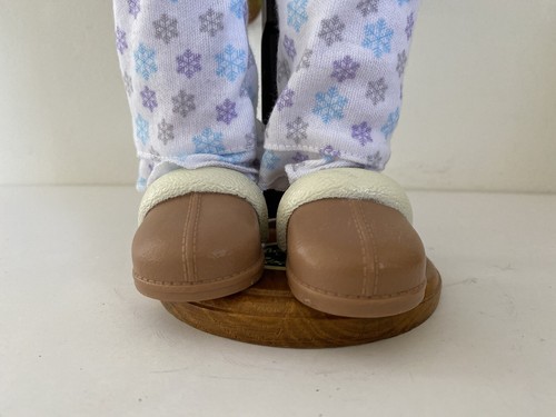 De colección Nuestra Generación H1800-02 Muñeca Cabello Rubio Ojos Azules Zapatos Cartera 18" Usado en Excelente Condición - Imagen 4 de 12