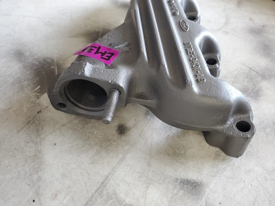 Colector de escape OEM D7DE-9431-AB 1970 Ford Granada 302 Hi-Flo LH usado Foto 4 de 4