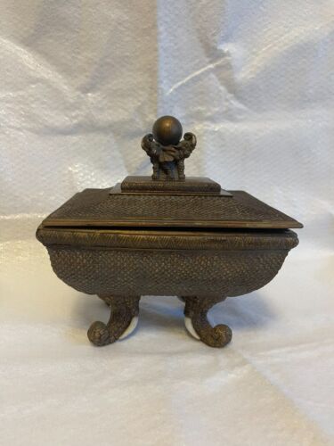 Beautiful Vintage Elephant table top Trinket Box - Picture 1 of 7
