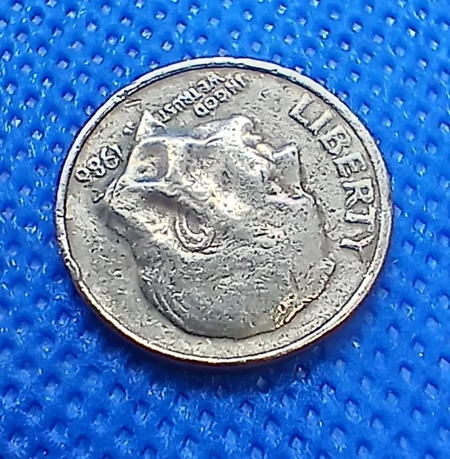 1 - 1986P Roosevelt Dime. Features various errors front and back. - Image 3 of 4