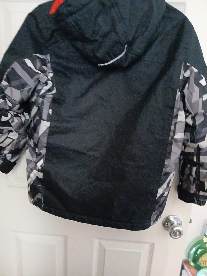 Zero Xposur Boys Winter Coat, Hat Size S 8 - Image 3 of 3