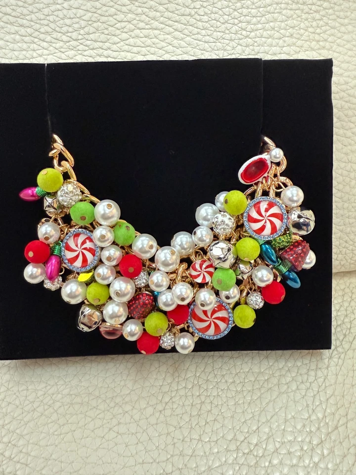 NOVO COM ETIQUETAS BETSEY JOHNSON COLAR BABADOR DE DOCES NATAL US$ 198 - Imagem 4 de 4