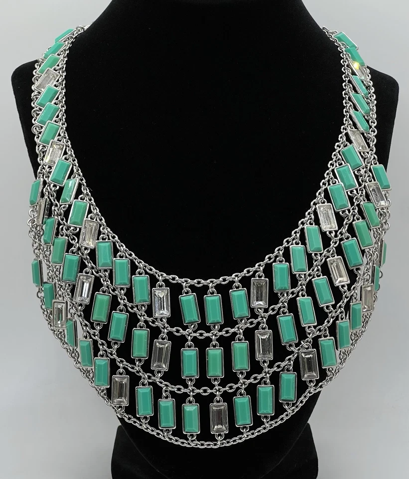Collar Banana Republic Turquesa y Color Transparente Babero Tono Plata Usado en Excelente Condición Foto 2 de 4