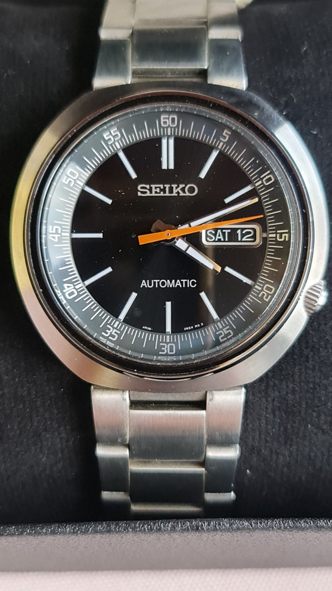 SEIKO LORUSアナデジハイブリット100m防水欧米モデル ブラックベゼル 新品セイコーLORUS逆輸入50m防水クロノグラフ腕時計メンズ本革