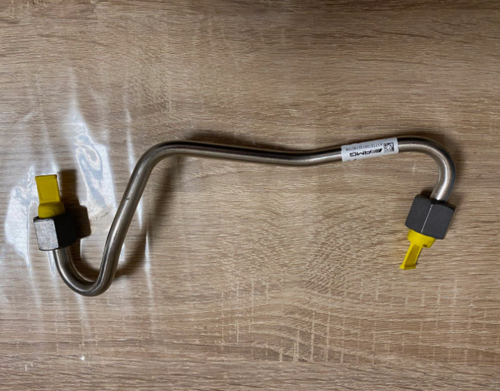 Neu MERCEDES-BENZ E W213 Rechte Kraftstoff-Hochdruckleitung A1770700132 Original