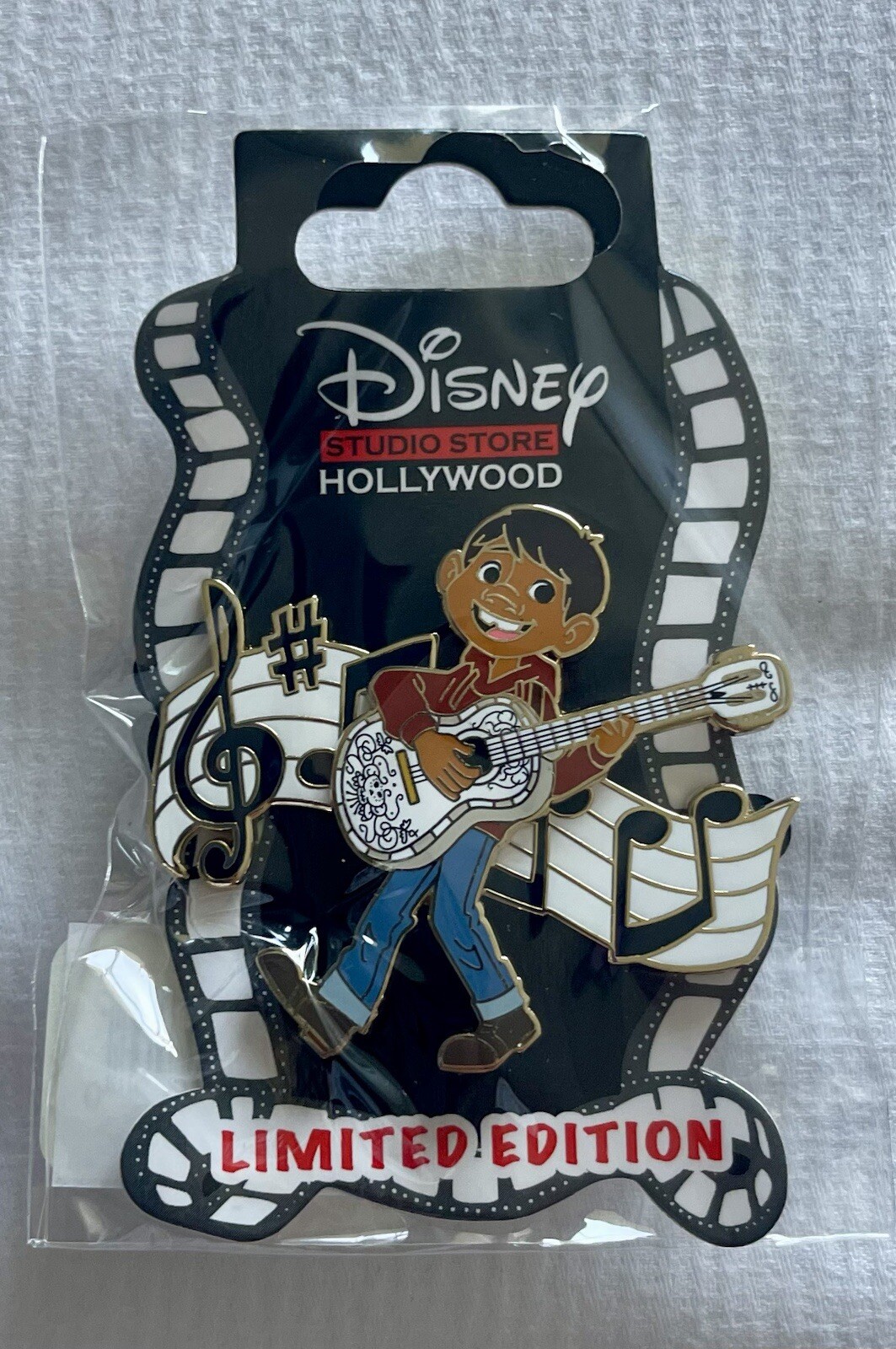 D23 Expo DSSH PIN Miguel Coco Instrumental Cast SERIES LE 400